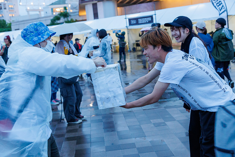 COMINGKOBE 募金活動